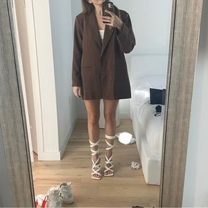 Oversized brown blazer
